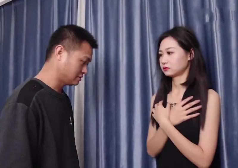 Vì giúp đỡ con mà mẹ bị nhóm bạn của con đè ra chịch